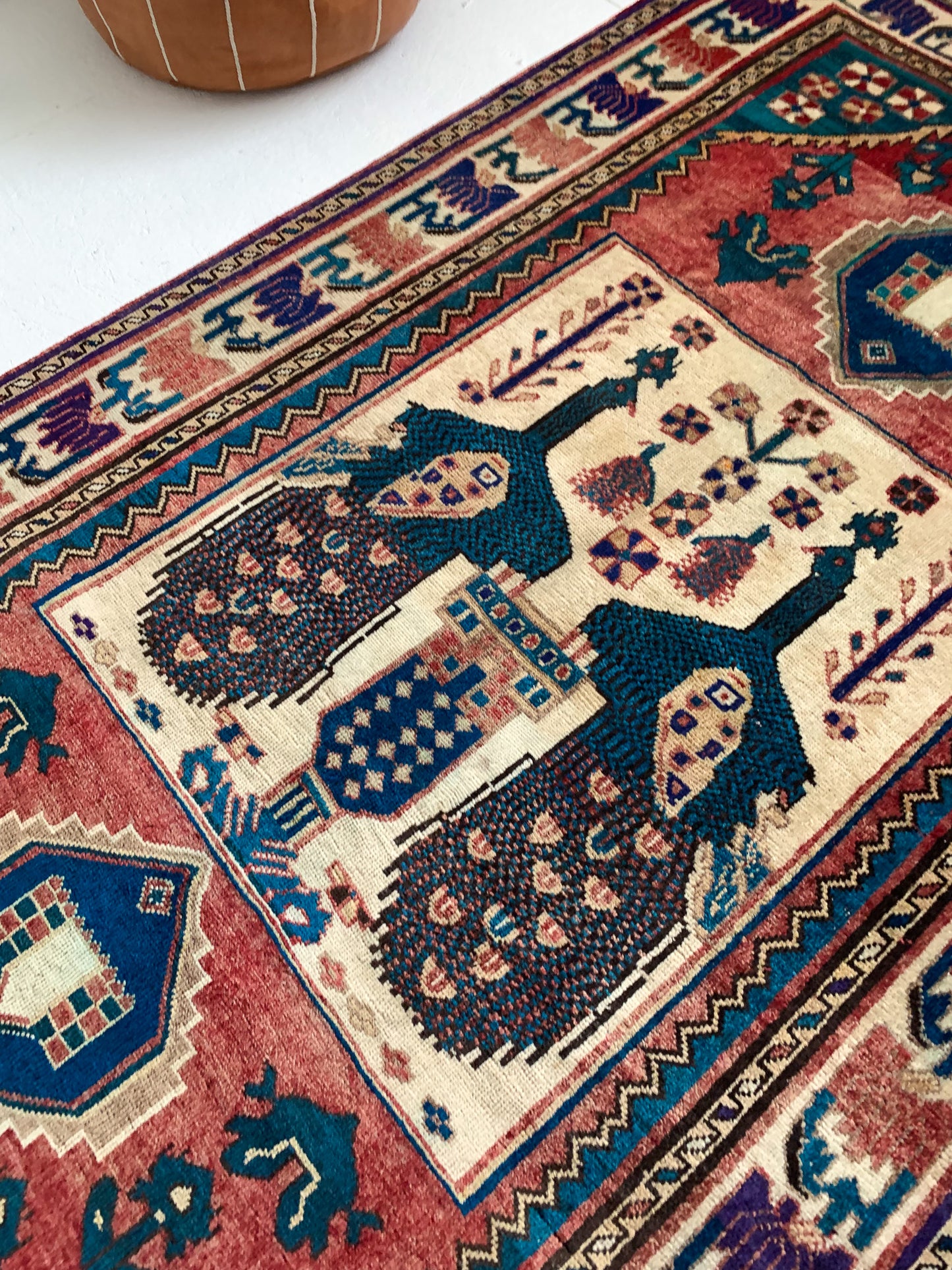 A1119 - 4.5' x 7.5' Vintage Persian Shiraz Area Rug