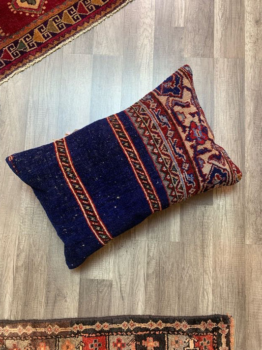 No. P384 - 16" X 24" Turkish Rug Pillow Cover