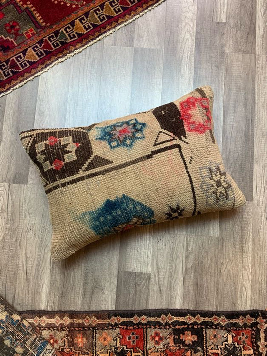 No. P382 - 16" X 24" Turkish Rug Pillow Cover