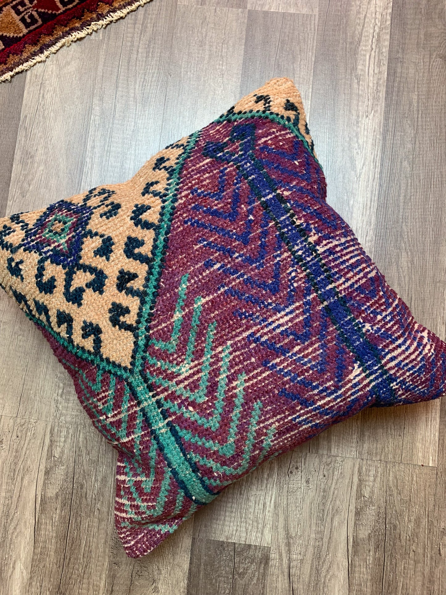 No. P386 - 18" X 18" Turkish Rug Pillow Cover