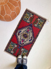 Load image into Gallery viewer, No. 554 - 1.5&#39; x 3.2&#39; Vintage Turkish Mini Rug
