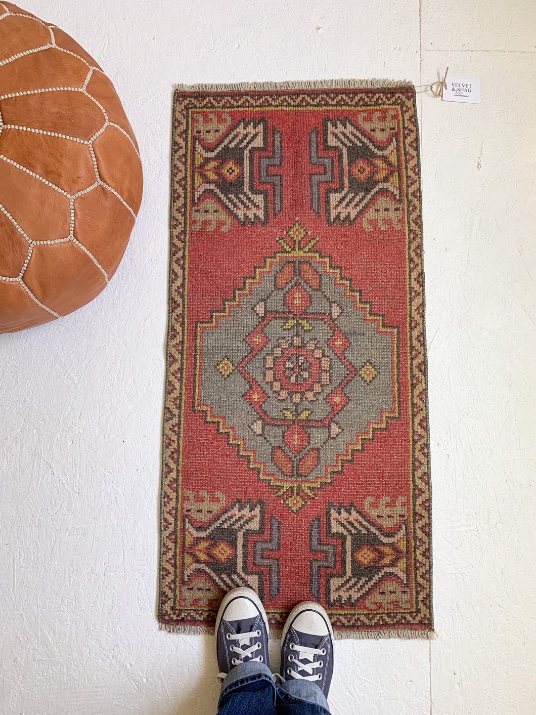 No. 559- 1.6' x 3.6' Vintage Turkish Mini Rug