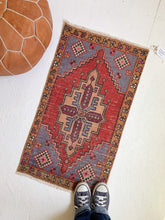 Load image into Gallery viewer, No. 558- 1.7&#39; x 3.1&#39; Vintage Turkish Mini Rug
