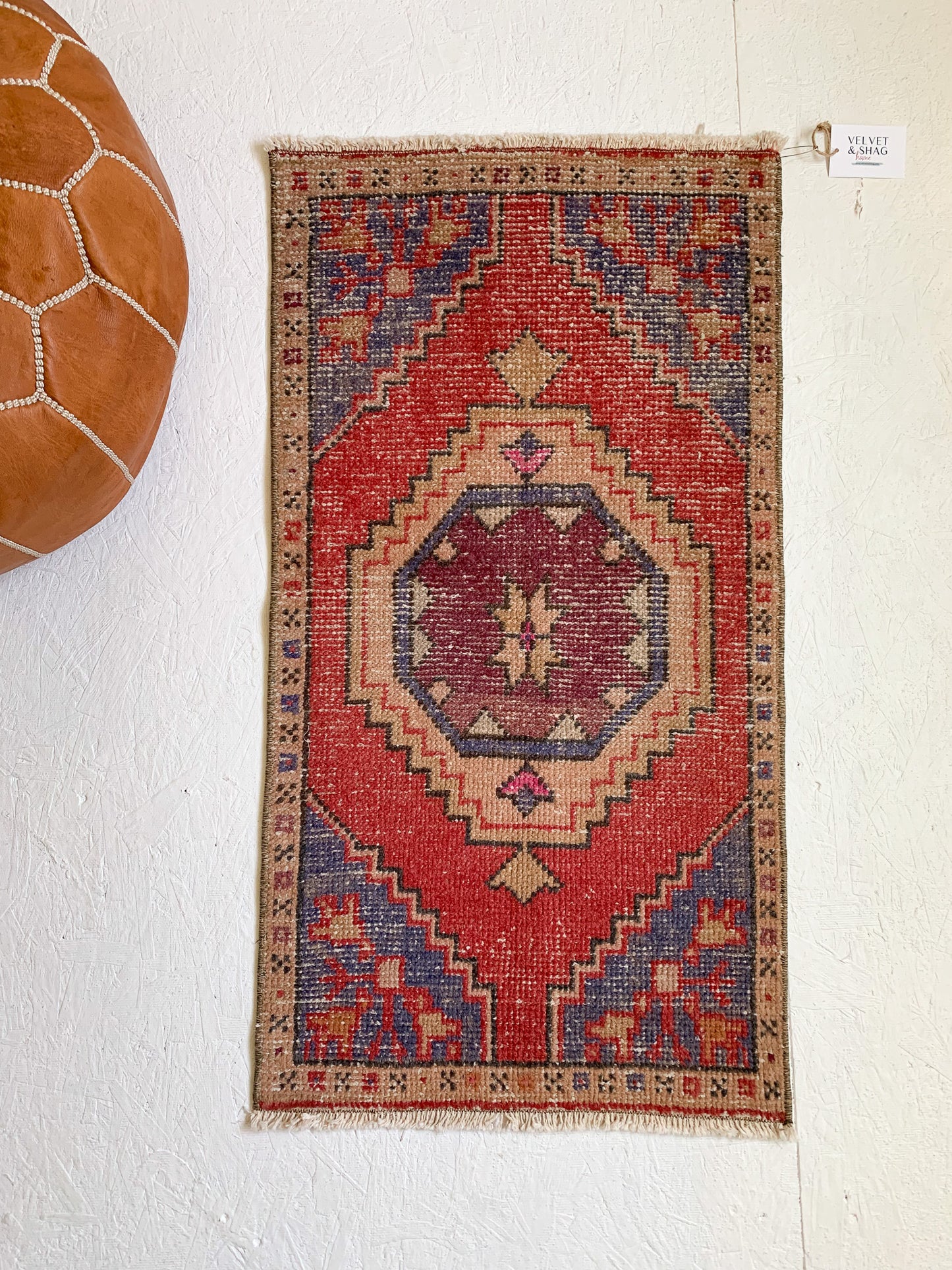 No. 557 - 1.7' x 3.2' Vintage Turkish Mini Rug