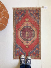 Load image into Gallery viewer, No. 557 - 1.7&#39; x 3.2&#39; Vintage Turkish Mini Rug
