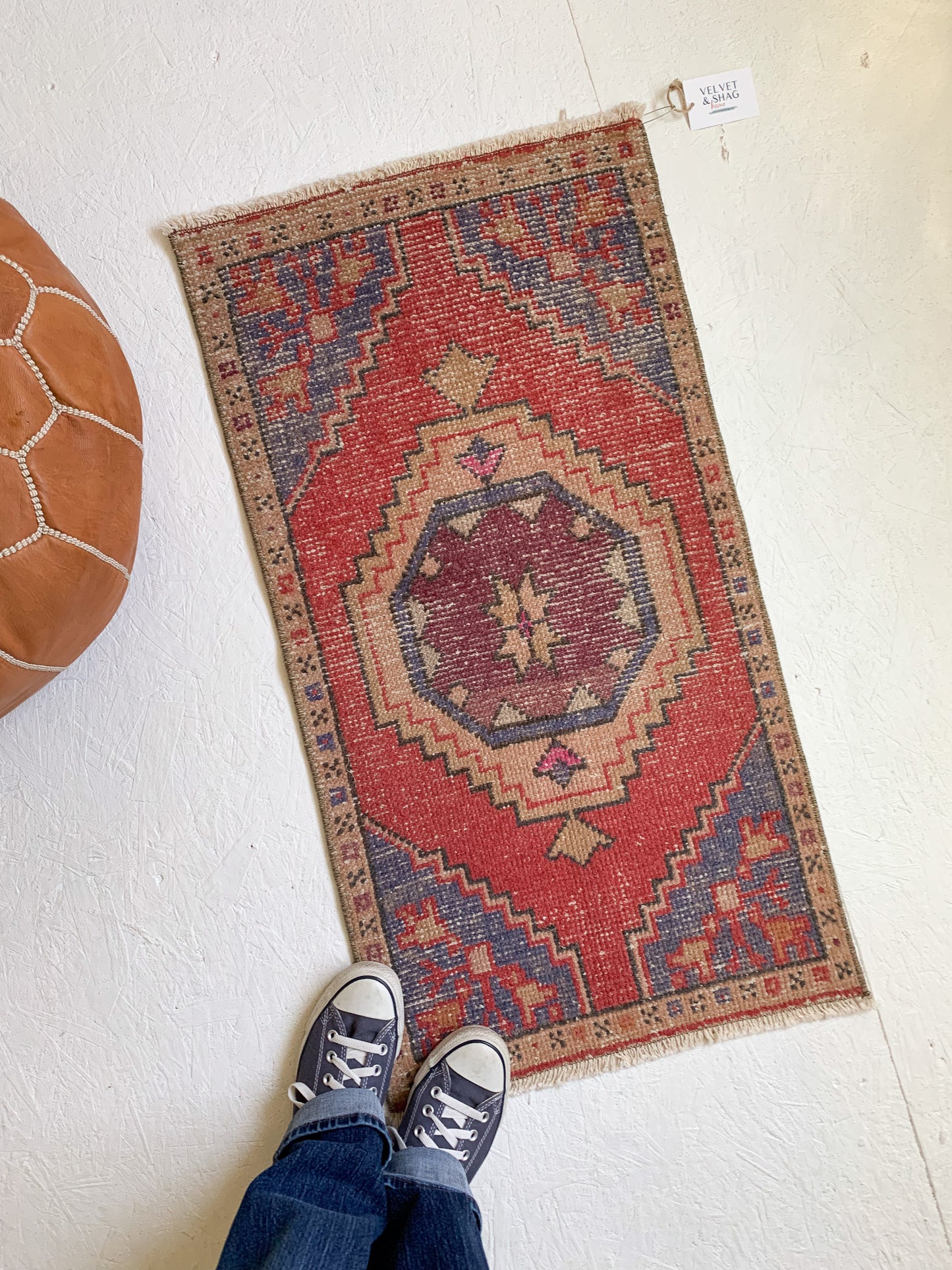 No. 557 - 1.7' x 3.2' Vintage Turkish Mini Rug