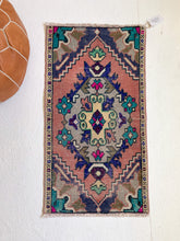 Load image into Gallery viewer, No. 556 - 1.7&#39; x 3.2&#39; Vintage Turkish Mini Rug
