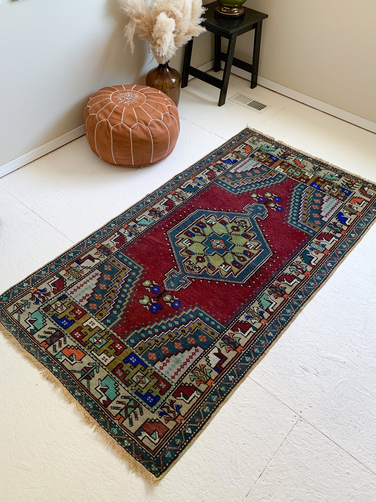 No. A1050 - 3.4' x 6.4' Vintage Turkish Area Rug