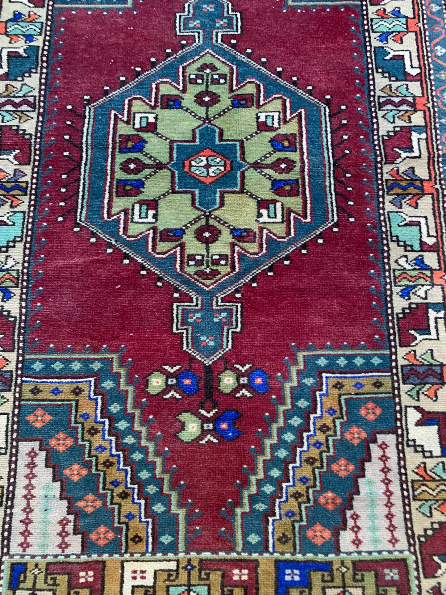 No. A1050 - 3.4' x 6.4' Vintage Turkish Area Rug