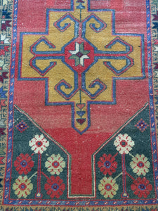 No. A1051 - 4.2' x 9.1' Vintage Turkish Area Rug