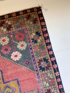 No. A1051 - 4.2' x 9.1' Vintage Turkish Area Rug