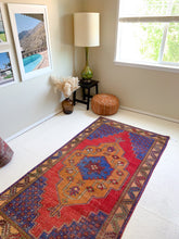 Load image into Gallery viewer, No. A1052 - 4.1&#39; x 7.8&#39; Vintage Turkish Area Rug
