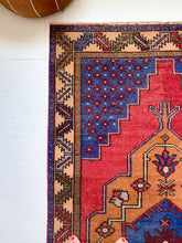 Load image into Gallery viewer, No. A1052 - 4.1&#39; x 7.8&#39; Vintage Turkish Area Rug
