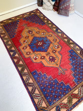 Load image into Gallery viewer, A1052 - 4.1&#39; x 7.8&#39; Vintage Turkish Area Rug
