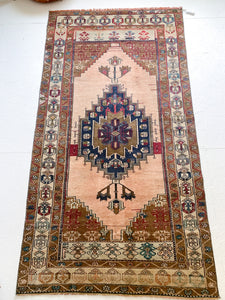 No. A1054 - 3.9' x 7.4' Vintage Turkish Area Rug