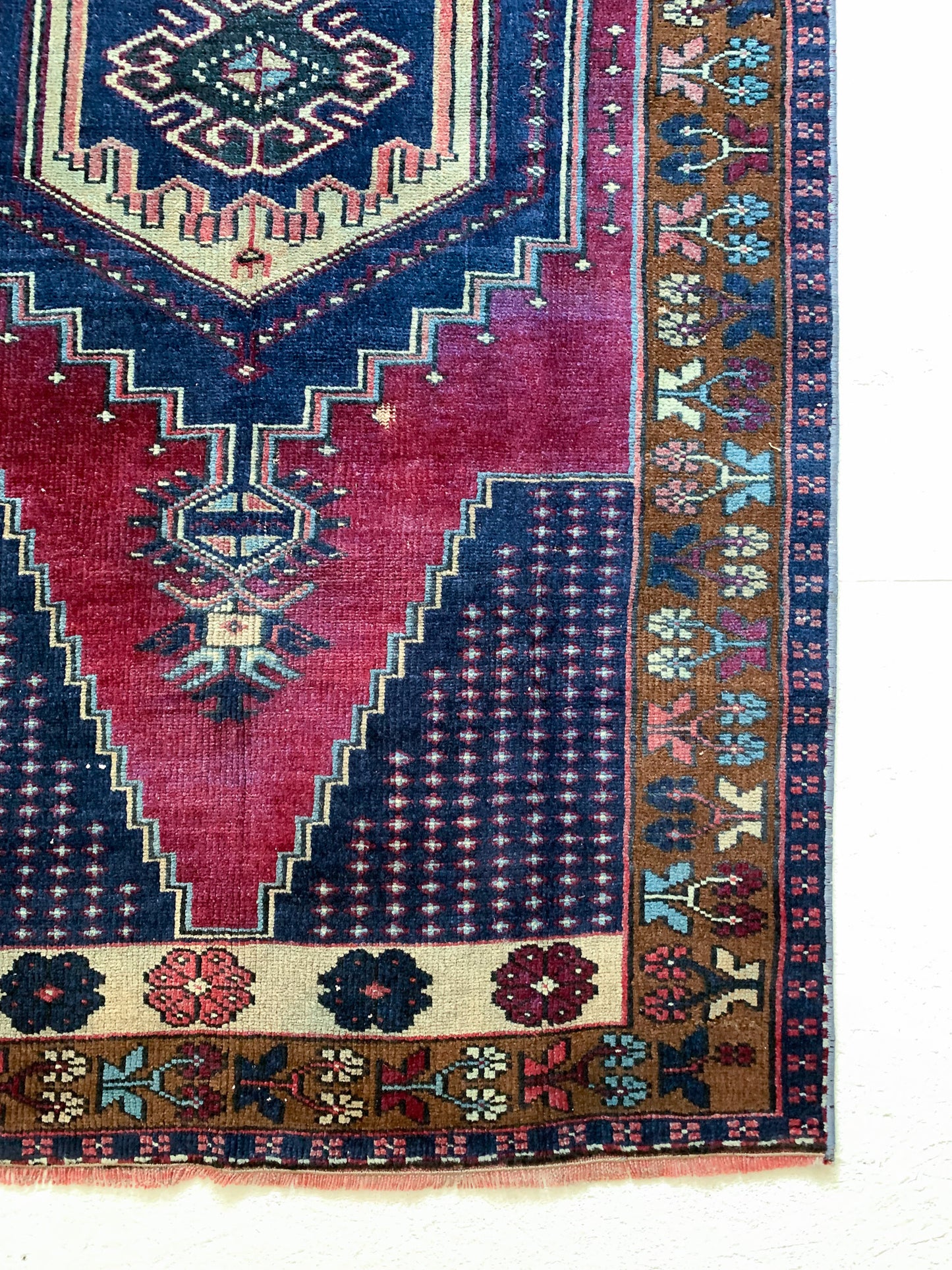 A1056 - 3.3' x 6.2' Vintage Turkish Area Rug