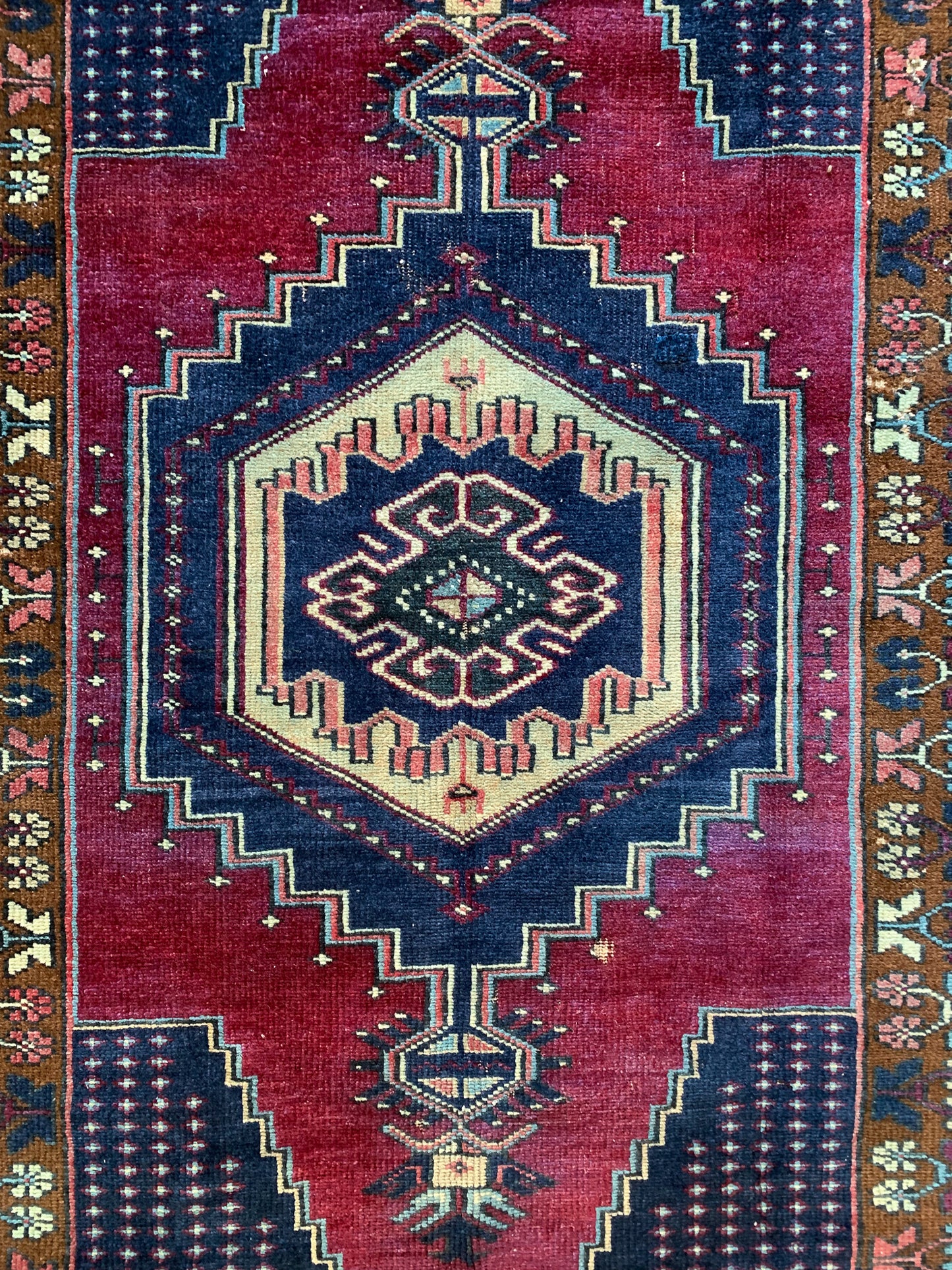 A1056 - 3.3' x 6.2' Vintage Turkish Area Rug