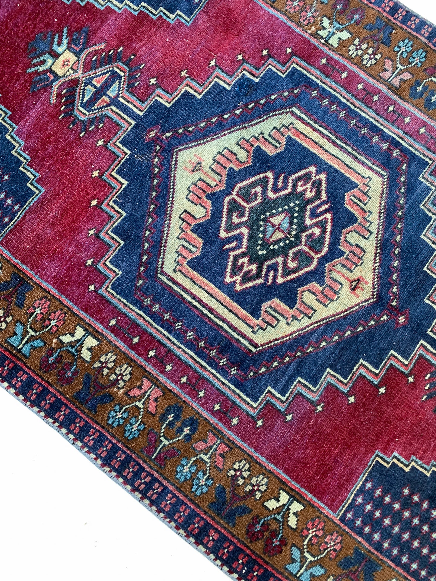 A1056 - 3.3' x 6.2' Vintage Turkish Area Rug