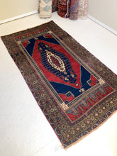 Load image into Gallery viewer, No. A1049 - 3.7&#39; x 7.0&#39; Vintage Turkish Area Rug
