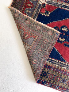 A1049 - 3.7' x 7.0' Vintage Turkish Area Rug