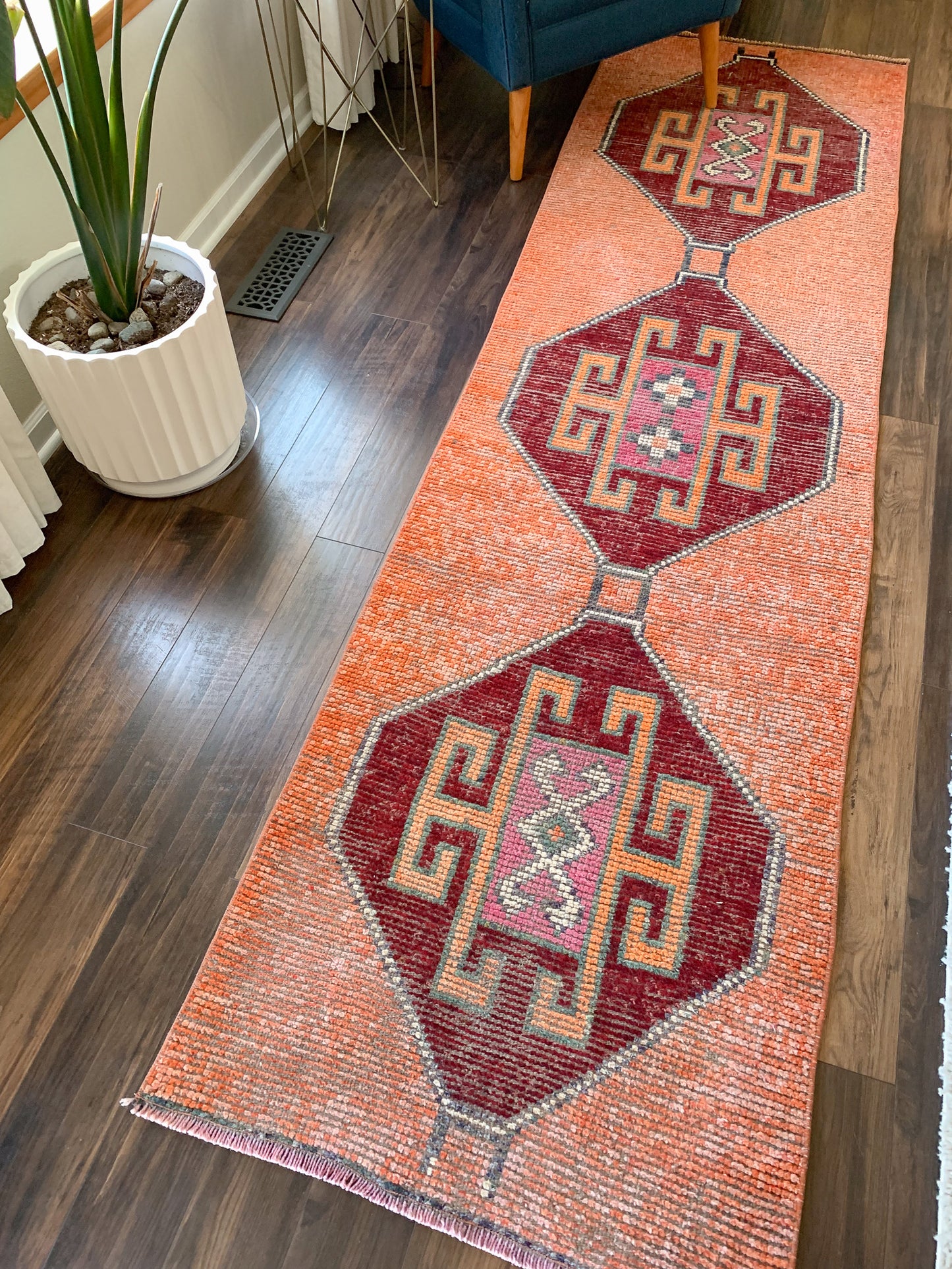 R1126 - 2.8' x 10.3' Vintage Turkish Herki Runner Rug