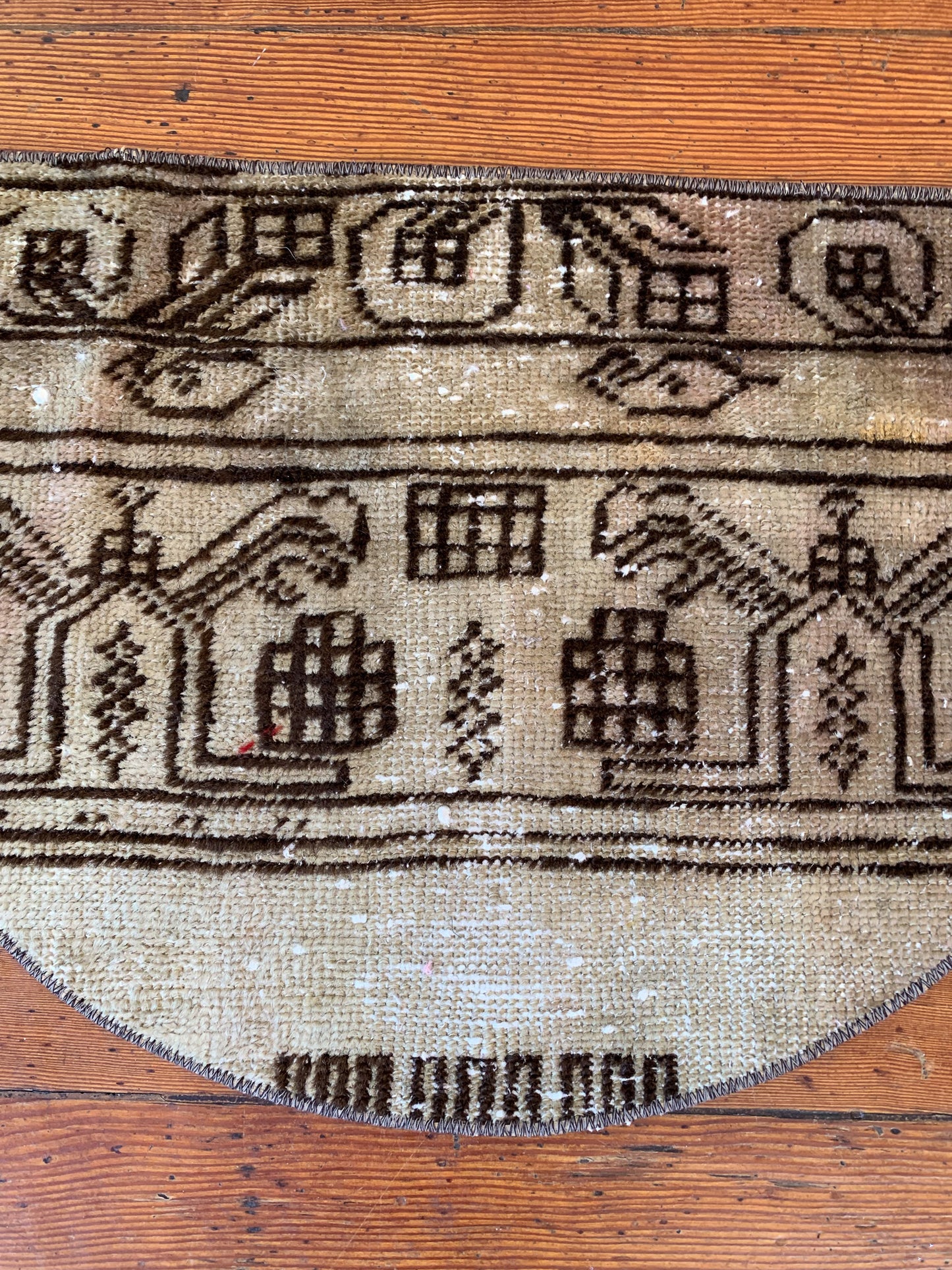Vintage Turkish Mini Semi Circle Rug 1.5'x2.5' - No. SC101