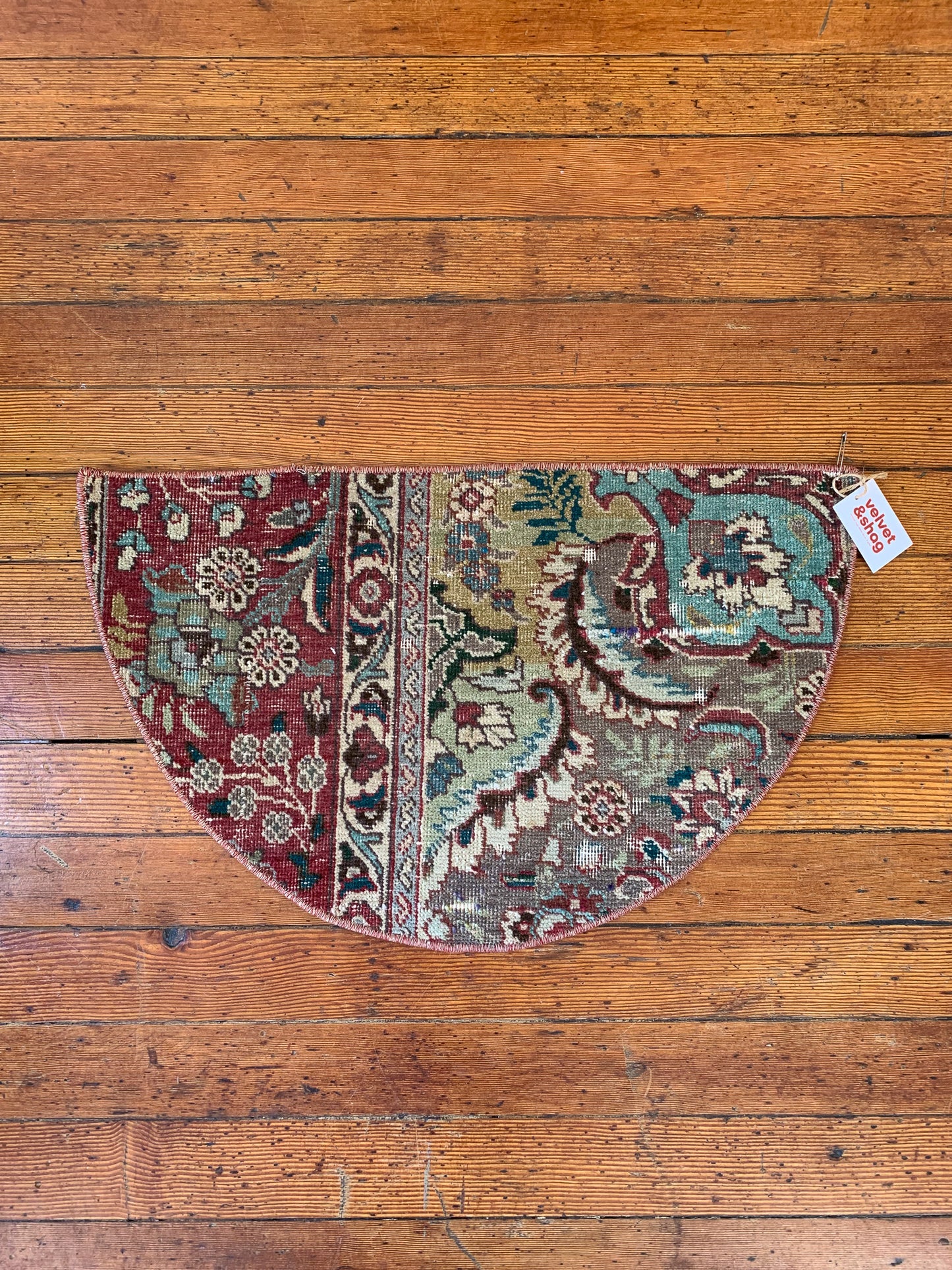Vintage Turkish Mini Semi Circle Rug 1.5'x2.5' - No. SC102