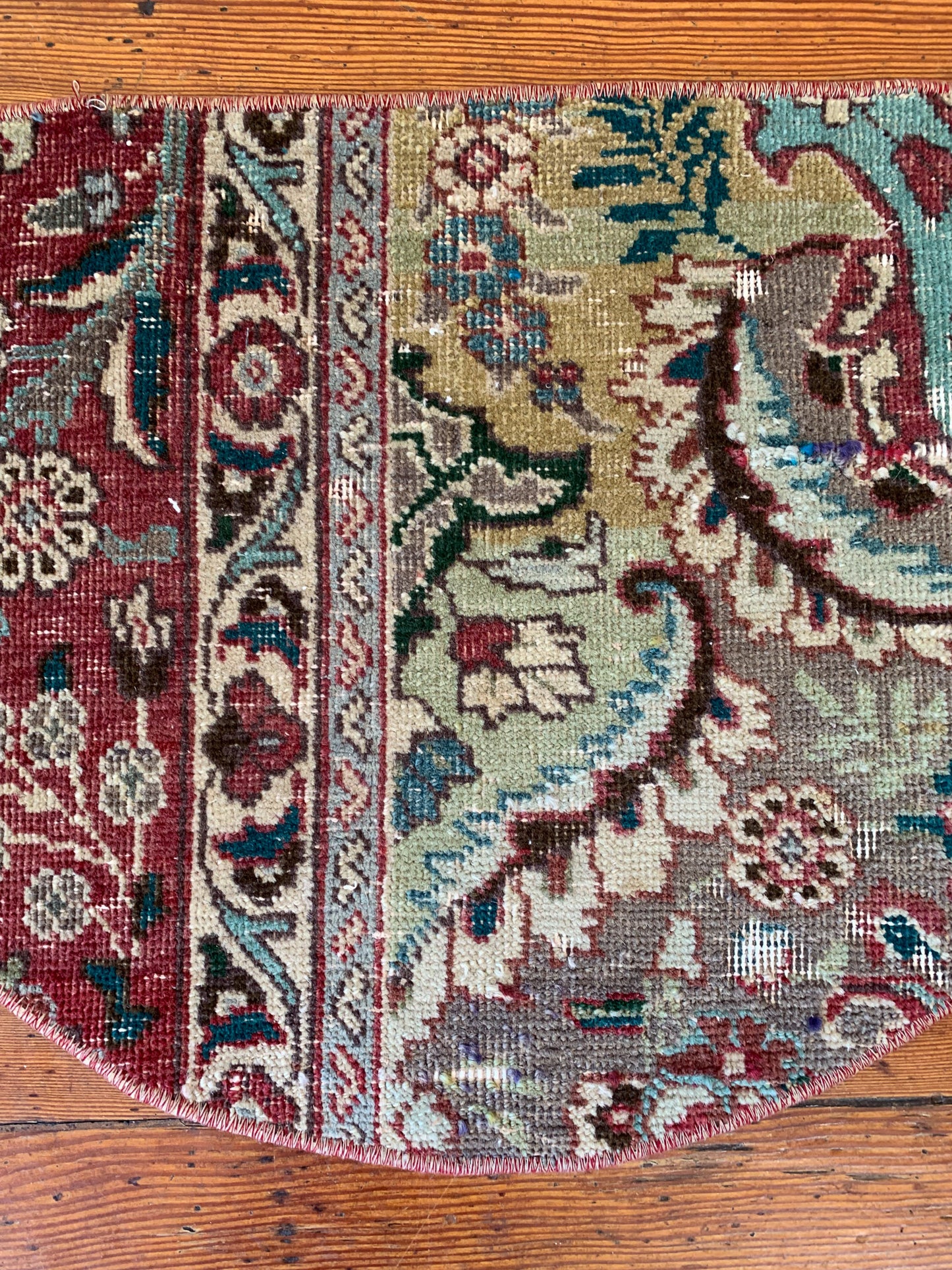 Vintage Turkish Mini Semi Circle Rug 1.5'x2.5' - No. SC102