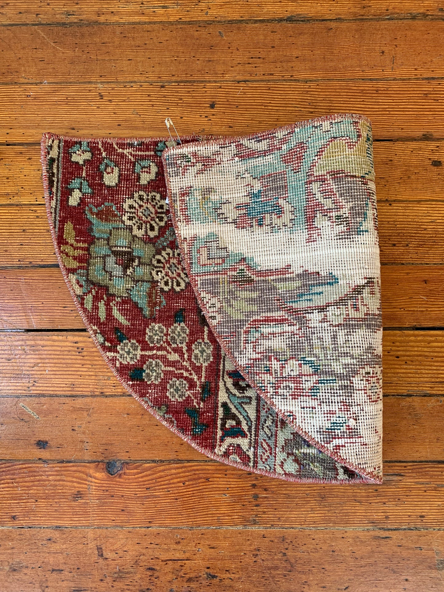 Vintage Turkish Mini Semi Circle Rug 1.5'x2.5' - No. SC102