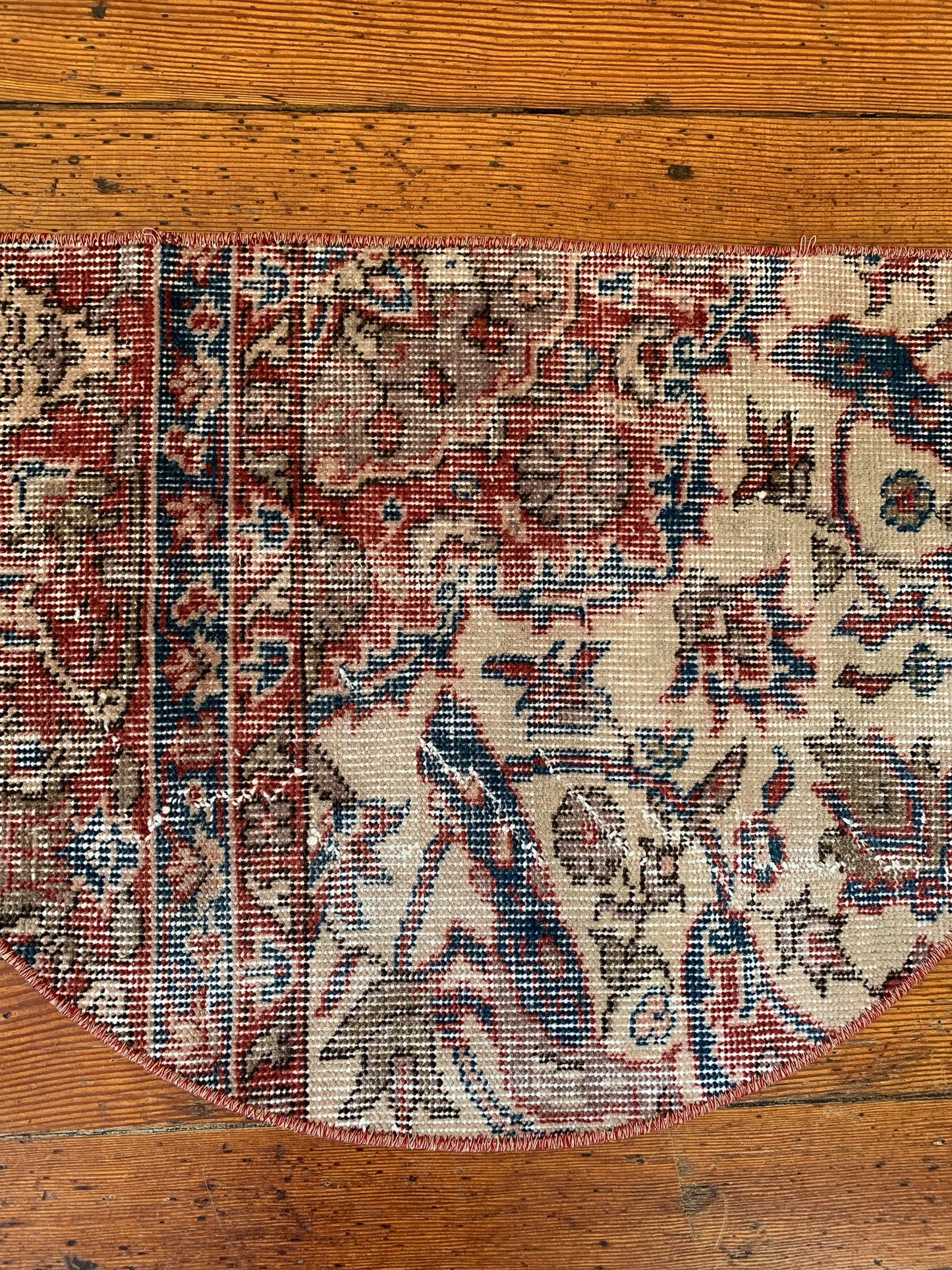 Vintage Turkish Mini Semi Circle Rug 1.5'x2.5' - No. SC103