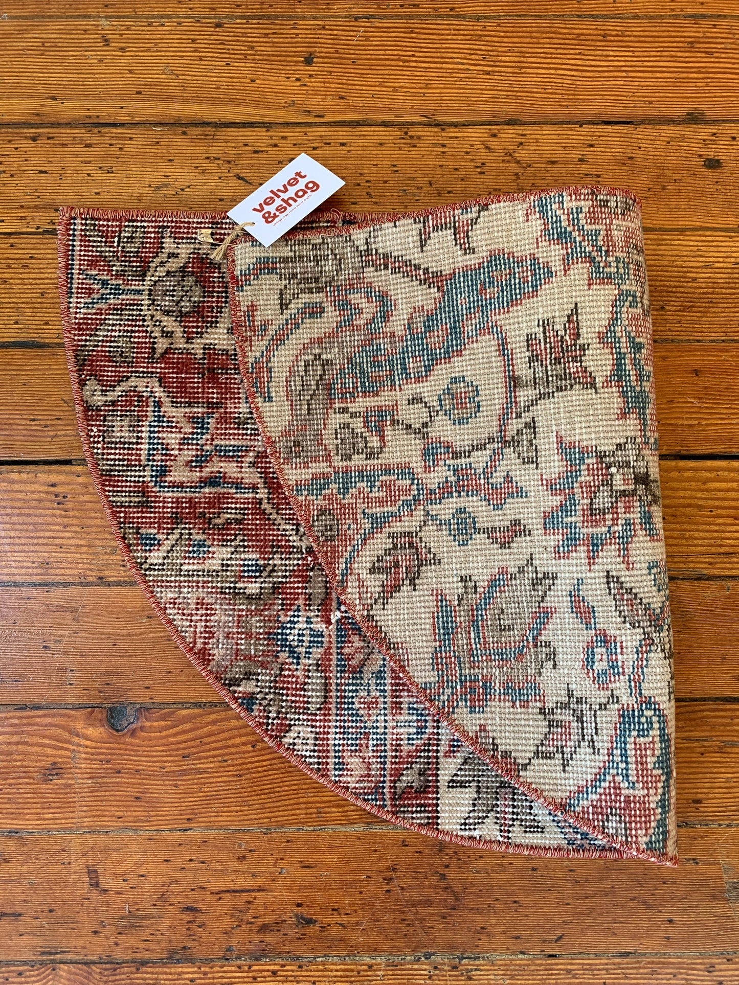 Vintage Turkish Mini Semi Circle Rug 1.5'x2.5' - No. SC103