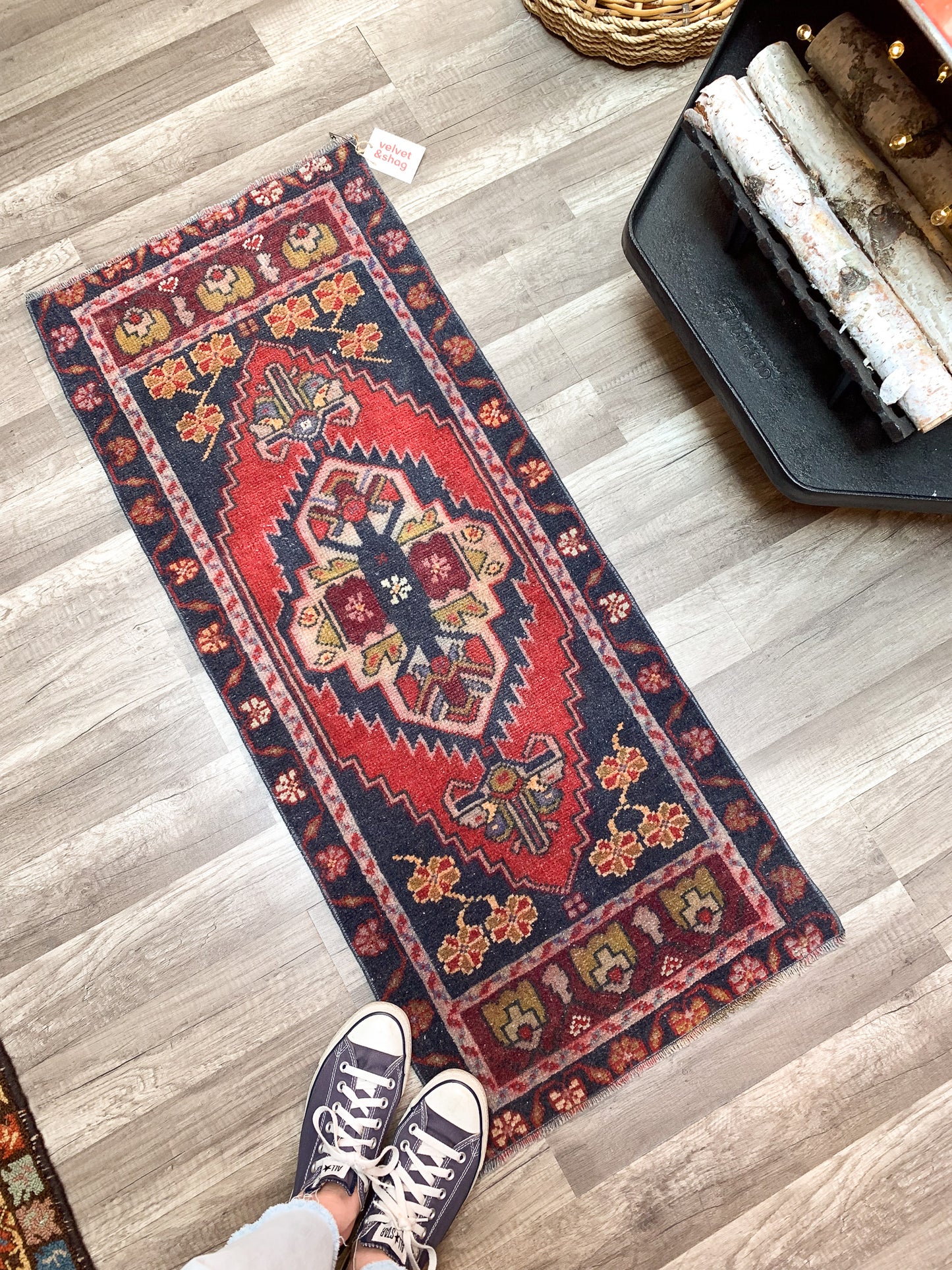 No. 623 - 1.6' x 4.0' Vintage Turkish Mini Rug