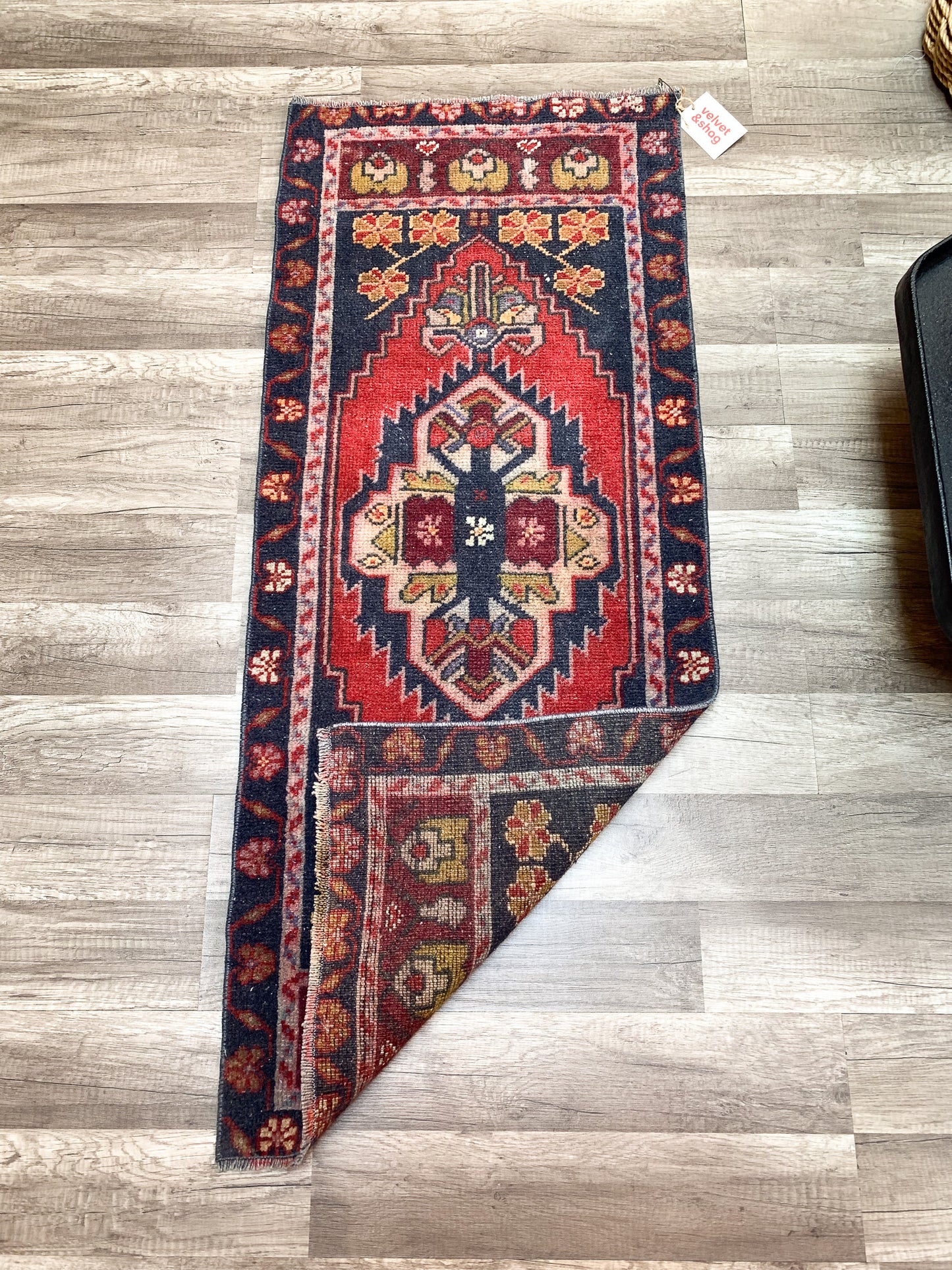 No. 623 - 1.6' x 4.0' Vintage Turkish Mini Rug