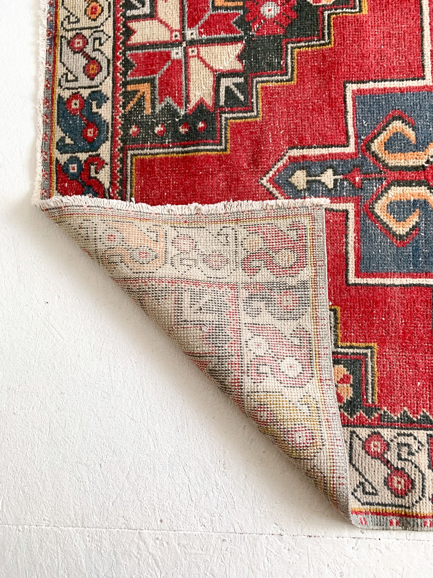 No. A1075 - 4.0' x 8.3' Vintage Turkish Area Rug