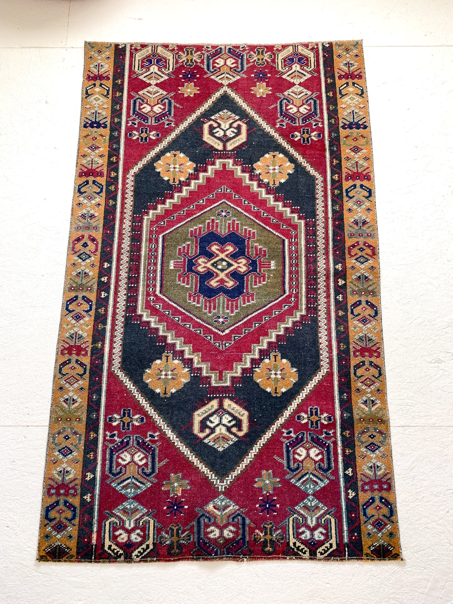 Reserved for Kathy - No. A1073 - 3.0' x 5.1' Vintage Turkish Area Rug