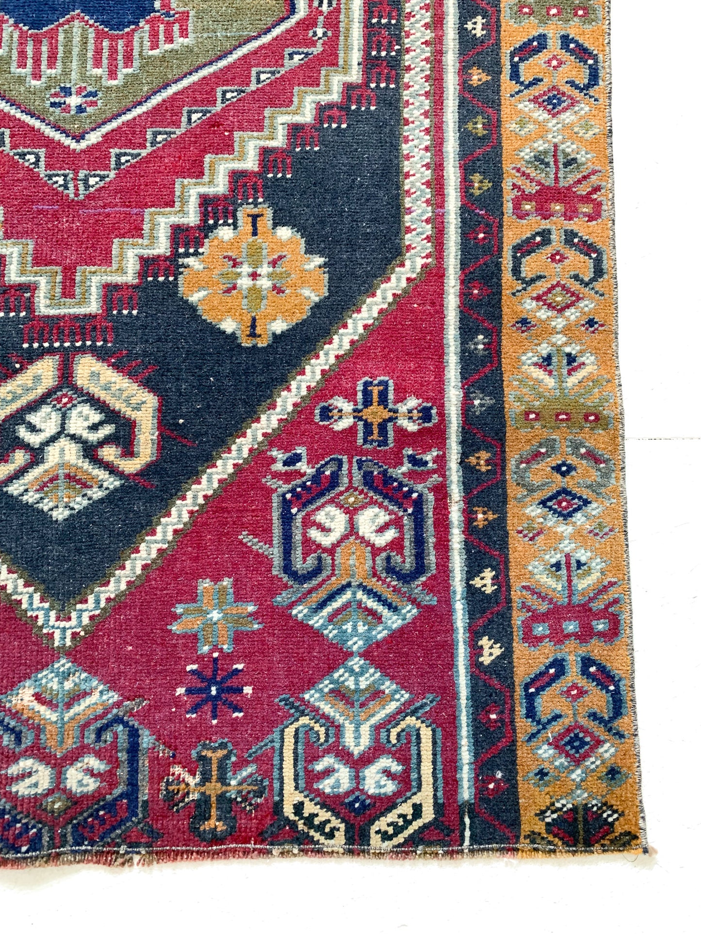 Reserved for Kathy - No. A1073 - 3.0' x 5.1' Vintage Turkish Area Rug