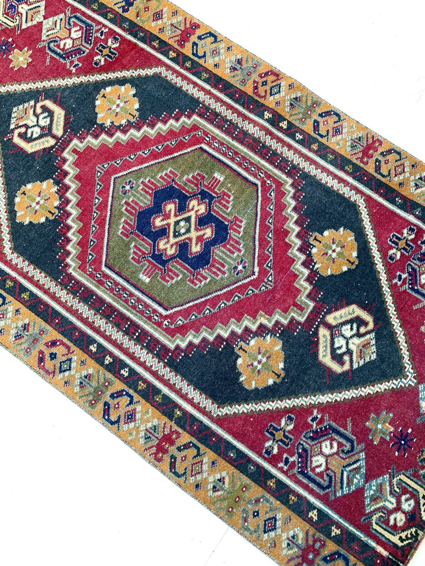 Reserved for Kathy - No. A1073 - 3.0' x 5.1' Vintage Turkish Area Rug