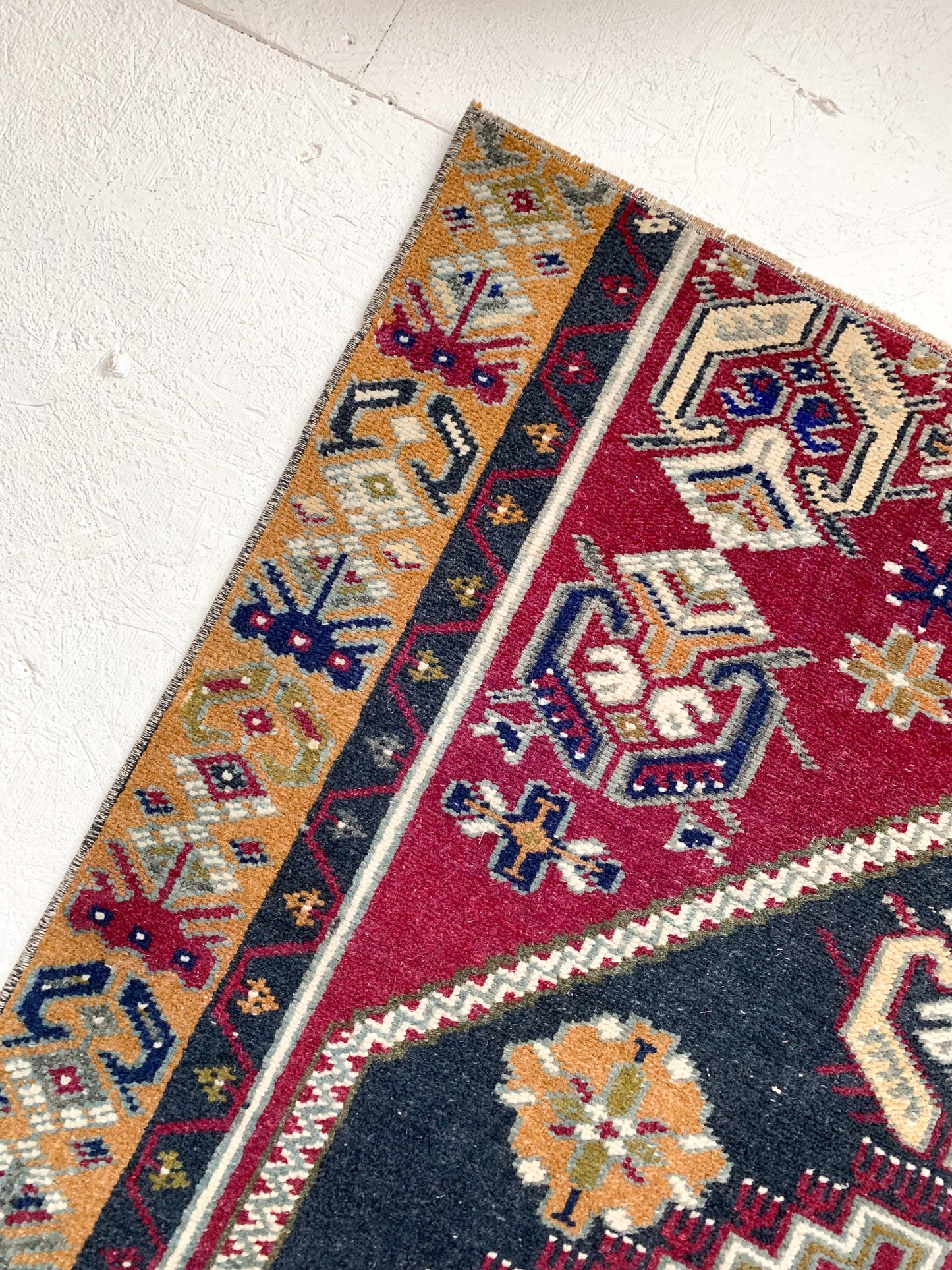 Reserved for Kathy - No. A1073 - 3.0' x 5.1' Vintage Turkish Area Rug