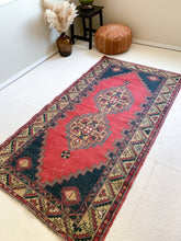 Load image into Gallery viewer, No. A1060 - 3.8&#39; x 7.1&#39; Vintage Turkish Area Rug

