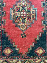 Load image into Gallery viewer, No. A1060 - 3.8&#39; x 7.1&#39; Vintage Turkish Area Rug
