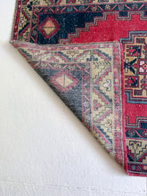 Load image into Gallery viewer, No. A1060 - 3.8&#39; x 7.1&#39; Vintage Turkish Area Rug
