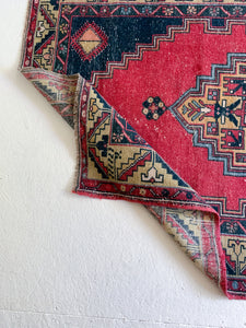 No. A1060 - 3.8' x 7.1' Vintage Turkish Area Rug