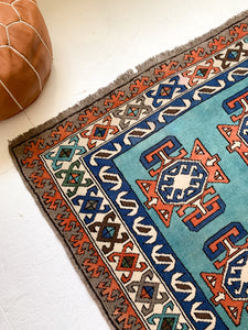 No. A1066 - 4.4' x 6.9' Vintage Turkish Area Rug