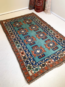 No. A1066 - 4.4' x 6.9' Vintage Turkish Area Rug