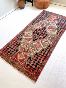 No. A1064 - 3.1' x 6.6' Vintage Persian Mazlaghan Area Rug