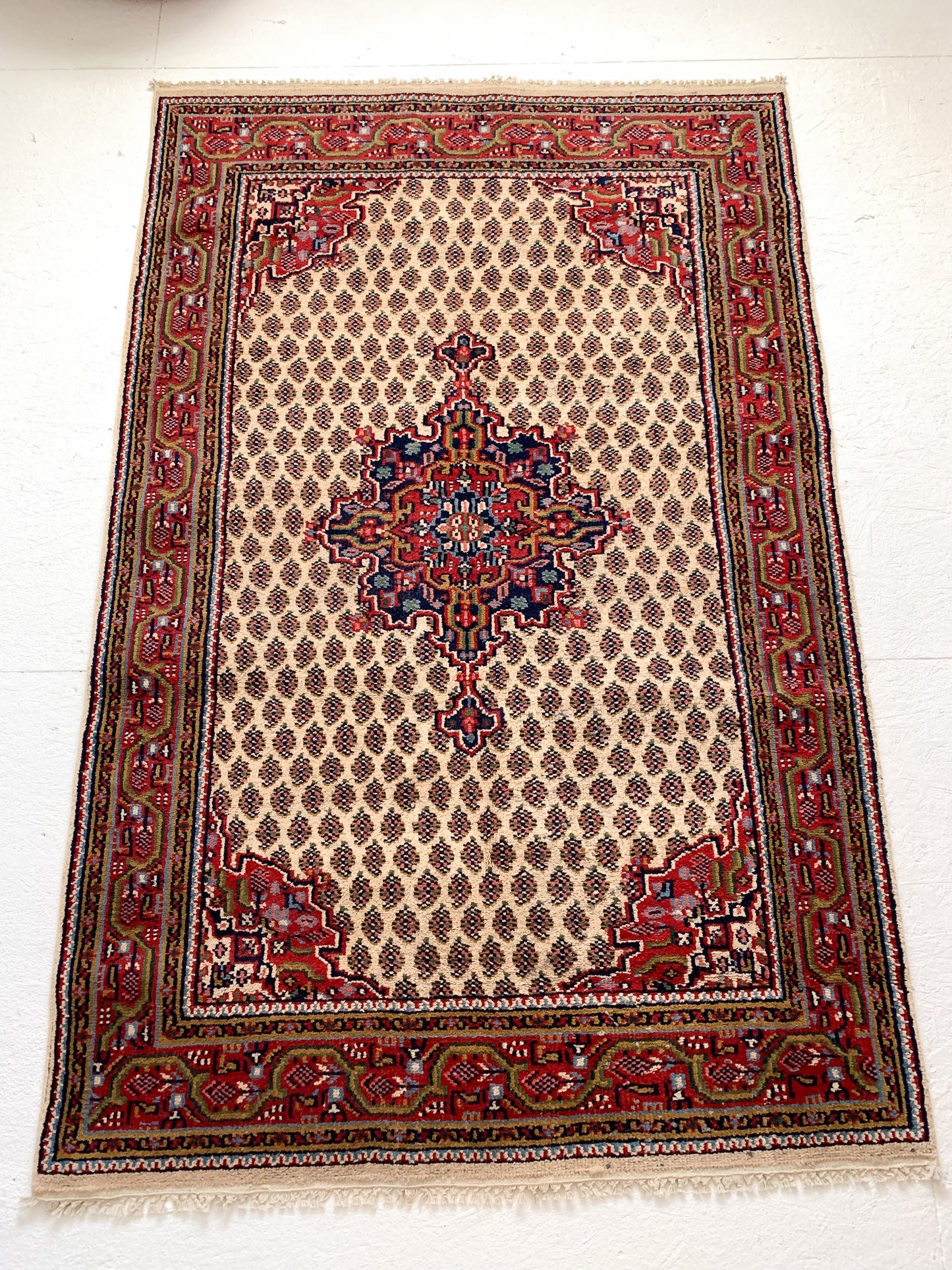 No. A1063 - 3.9' x 6.3' Vintage Persian Saraband Area Rug