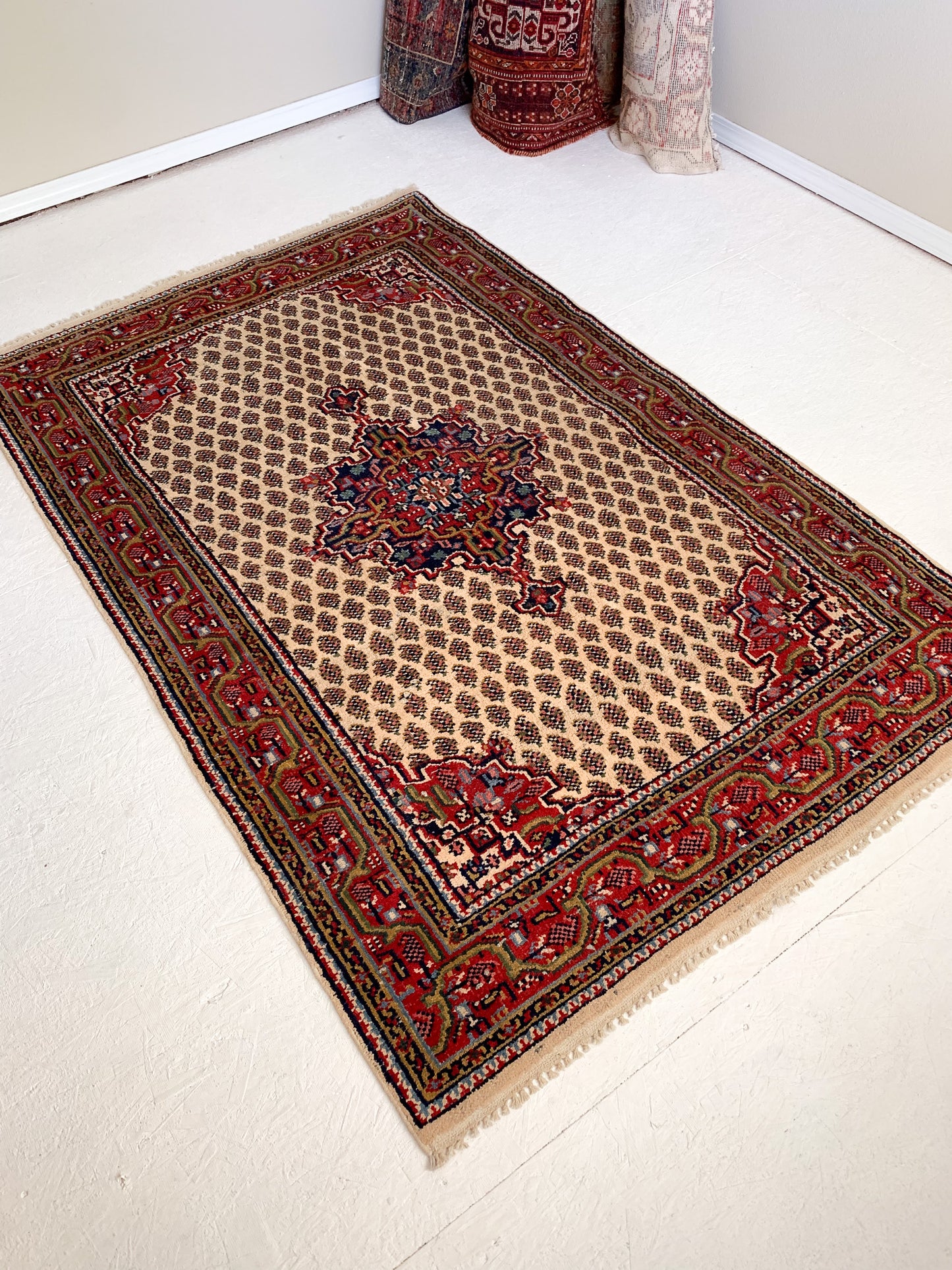 No. A1063 - 3.9' x 6.3' Vintage Persian Saraband Area Rug