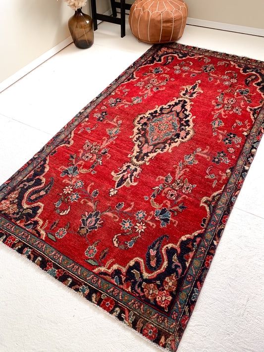 No. A1072 - 4.0' x 7.5' Vintage Persian Lilihan Area Rug