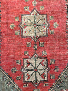 No. A1071 - 3.3' x 6.2' Vintage Turkish Area Rug