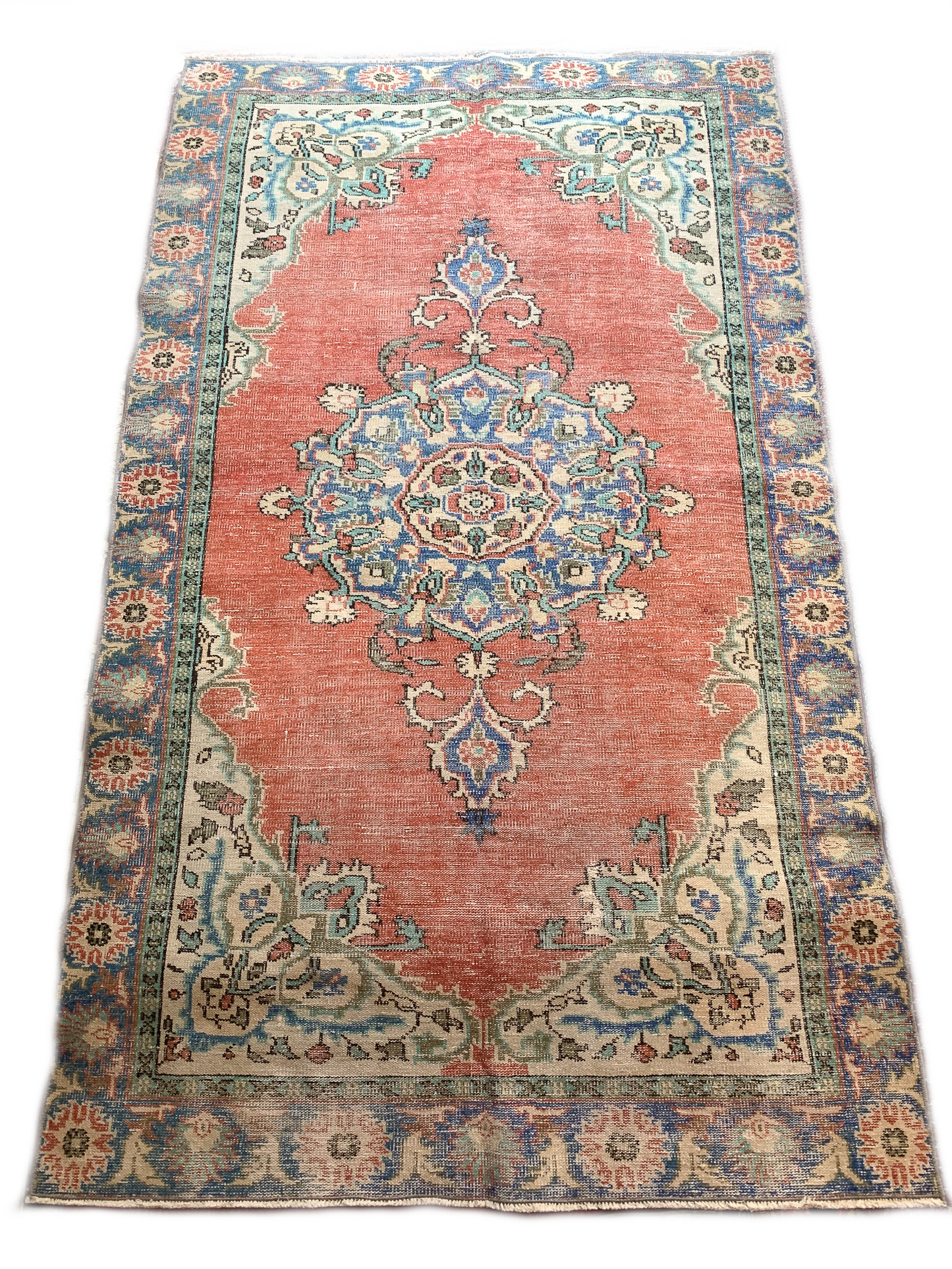 No. A1125 - 5.6' x 9.4' Vintage Turkish Area Rug